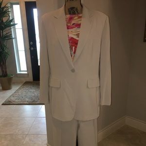Beige/cream Lady Suit | Multicolored Shirt